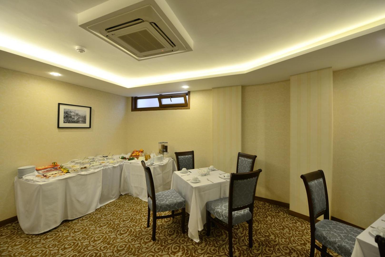 Cesmeli Konak Hotel ซิลิวรี ภายนอก รูปภาพ