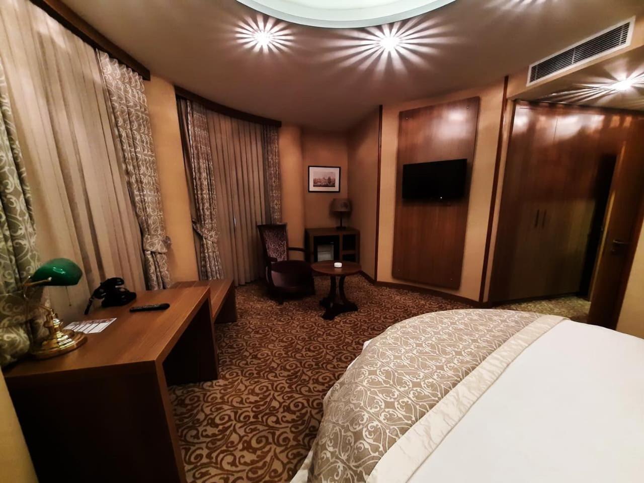 Cesmeli Konak Hotel ซิลิวรี ภายนอก รูปภาพ