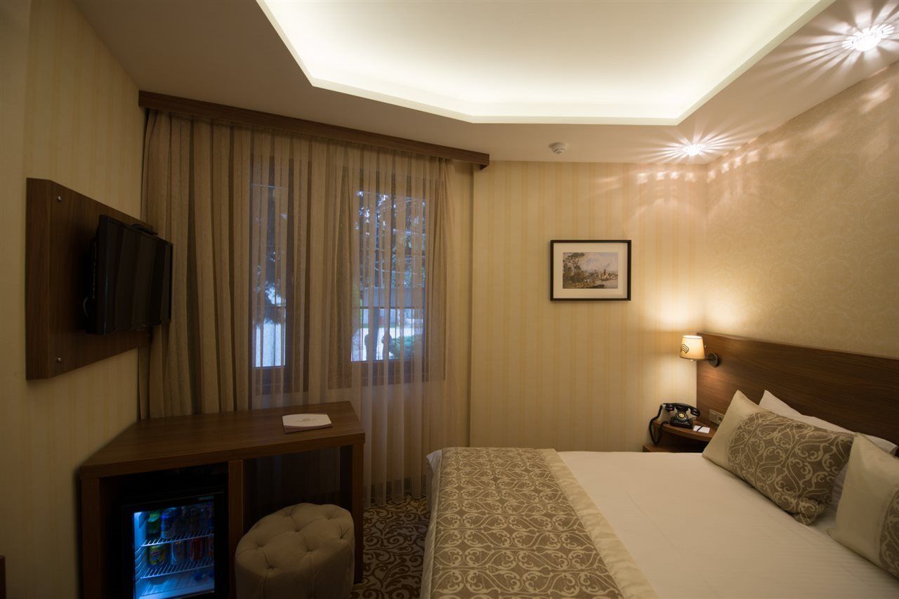 Cesmeli Konak Hotel ซิลิวรี ภายนอก รูปภาพ