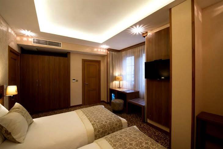 Cesmeli Konak Hotel ซิลิวรี ภายนอก รูปภาพ