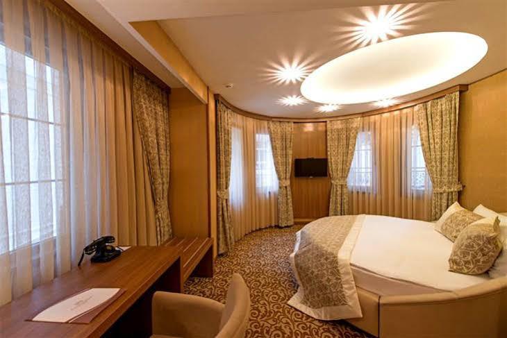 Cesmeli Konak Hotel ซิลิวรี ภายนอก รูปภาพ